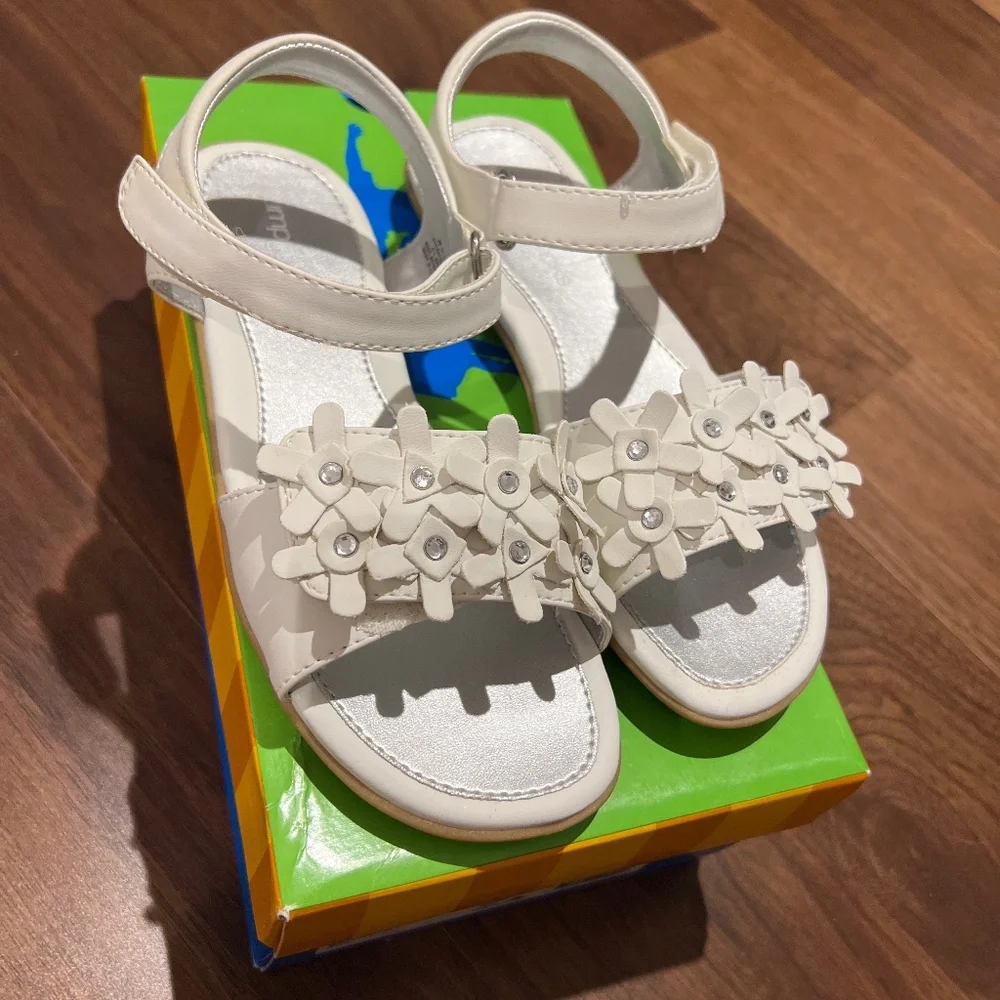 Never used girls Jumping Jack sandals white size 11 wide and size 2 wide - Picture 1 of 2